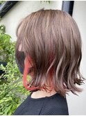 やわらかベージュカラー×レッドオレンジ