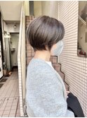丸みショートボブ　暗めグレージュ襟足改善シルエット