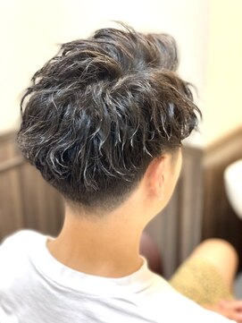 ミリオンバックス 上野(Million Bucks) 2ブロックパーマ