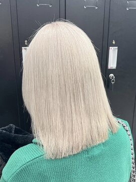 エイル 茶屋町(Eir) 【ケアブリーチ】【ブリーチ】【トリートメント】【髪質改善】