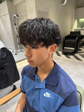 ゼスト リル 新宿(ZEST lill) シャドウパーマ 無造作パーマ くせ毛風 新宿 塩澤太一