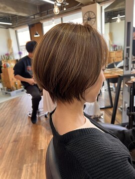 ノア(noa.) #ショートボブ×白髪ぼかしハイライト