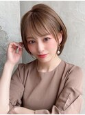 ホワイトグレージュショートボブ30代40代50代ひし形シルエット