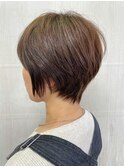 ひし形小顔フェイスレイヤーショートボブ×シルクベージュカラー