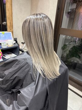 サニー 渋谷(SUNNY) バレイヤージュ、ハイライト、レイヤーロング、グレーベージュ