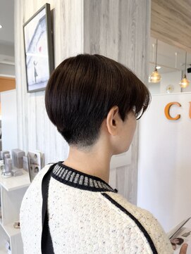 スッキリ刈り上げハンサムショート
