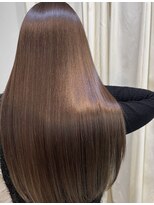 リリーズ ヘア(Lily's Hair) ツヤ感ストレート