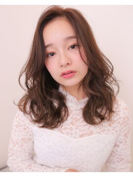 アフロートpd+ KOBE(AFLOATpd+) 【神戸三宮】２０代３０代４０代◎小顔　無造作カールセミディ