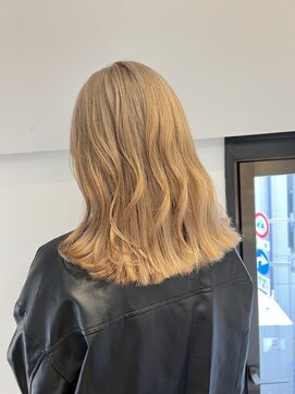 トレス(TRESS) レイヤーボブ ハイトーンベージュ ブリーチカラー