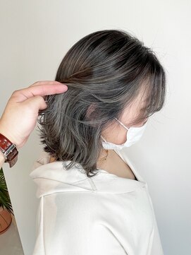 ラウレア(LAULEA) 白髪ぼかしハイライト