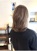 レイヤーカット　ハイライト　ベージュ
