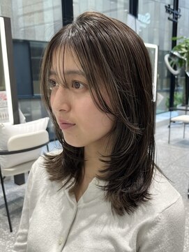 サヴォア(Savoir) レイヤーカットとニュアンスバングで海外風スタイル！