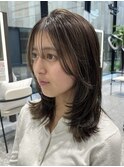 レイヤーカットとニュアンスバングで海外風スタイル!