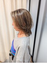 サロン クィ ベルジョーネ(SALON QUI BELLGIONE) くびれミディアム ハイライト ミルクティベージュ