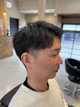 ツーブロックショートスタイル