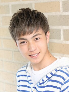 マイロ(mailo) ソフトツーブロック×束感ショート