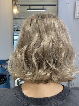 サロウィン 池袋(SALOWIN) ハイトーンカラー０４