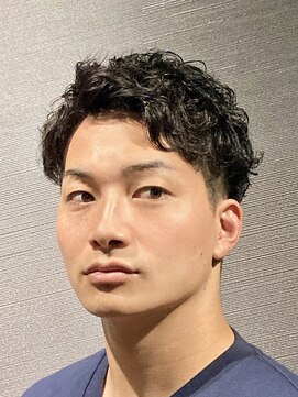 ビーダンディー(Bee dandy) 無造作ニュアンスカールパーマ ツーブロック マッシュショート