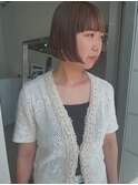 オリーブベージュ