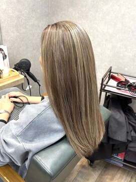 リベストバイジェービー 稲毛(li best. byjb) ホワイトグレージュ/チェリーブラウン/ミニウルフ[稲毛/稲毛駅]