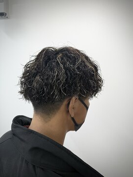リバティシェアバーバー 銀座(LIBERTY SHARE BARBER) ツイストスパイラルパーマ