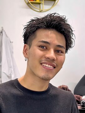 エース(ACES) ベリーショート×スパイキーショート×アップバング