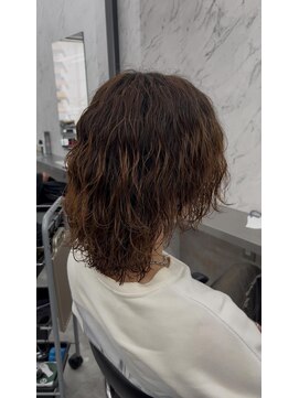 オム ブランシェ(HOMME BLANCHE’) 【SHIN】色気抜群緩め波巻きパーマ