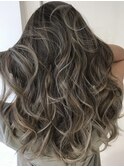 【外国人風】ハイライトカラー×波巻きロング