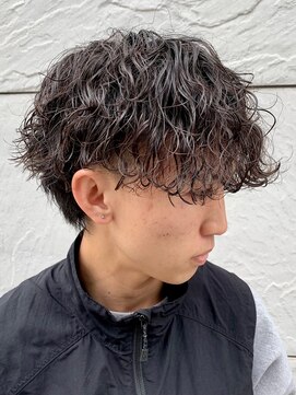 ジーニー 新百合ヶ丘(Genie) フェザーパーマサーフカール刈り上げセンターパート