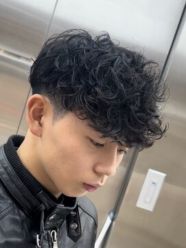 フィフスパーク(fifth PARK) 渋谷スペインカールラルフカール刈り上げ高めツーブロックメンズ