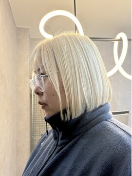 ソルーナ(SOLUNA) ホワイトブロンドボブ