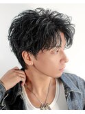 無造作センターパートウルフツイストスパイラルパーマ黒髪