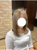 ベージュ