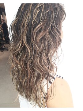 ステア ケース(stair case) 夏のビーチウェーブ