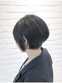 エッジショート×前下がり×マニッシュショート×ネイビーカラー