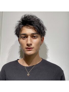 リップス レイ ギンザ(LIPPS Ray GINZA) ツーブロック刈り上げアップバングショート