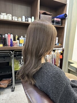ジル ヘアデザイン ナンバ(JILL Hair Design NAMBA) beige