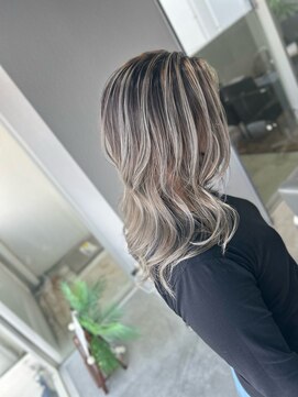 ヴィムヘアー 泡瀬店(VIM hair) トレンドスタイル♪抜け感×透明感ブリーチカラー◎