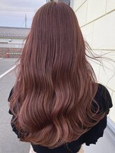 【濃いめピンクが可愛い】どんな洋服にも合わせやすい