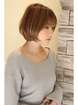 レウナ 外苑前(Reuna) 30代40代におススメ前下がりショートボブ