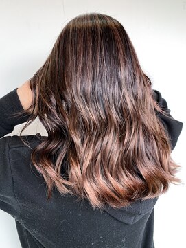 アン シュシュ(un chouchou) 寒色系ブラウンのハイライトバレイヤージュ