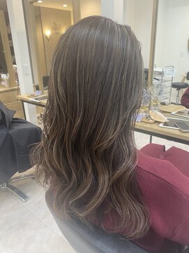 エリス ウメダ(Eliss umeda) 赤味消しハイライト