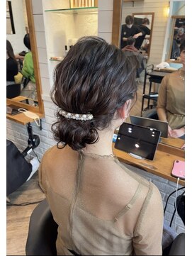 ボトムス(BOTTOMS) オシャレお団子アレンジ