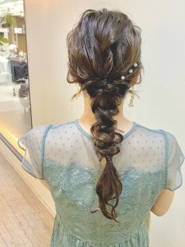ディア(.eer) パーティーヘア // 編み込み × 編みおろし × 三つ編み