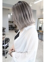 オズ 郡山桑野店(OZ)&nbsp;郡山ブリーチカラー外ハネボブベージュカラーレイヤーカット30代