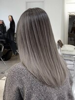 ヨロ 上野(YOLO)&nbsp;ハイライトカラーミルクティーベージュレイヤーカット