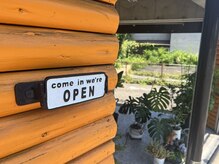 salon cactusの雰囲気（大きな看板は有りません　Open closeのみの個室間）