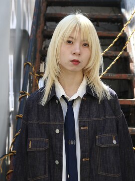 エクテ(ecouter) ジェンダーレスフェイスレイヤーくびれヘアハイトーンブロンド