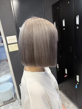 ホワイト 梅田(white) グレージュカラー>