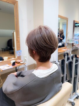 ステラバイケンジ 藤沢(STELLA by KENJE) 白髪ぼかし細めハイライト30代40代50代【藤沢　藤沢駅】